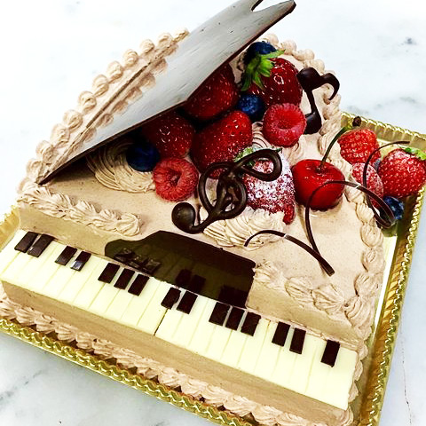 「ピアノ」がテーマのケーキ