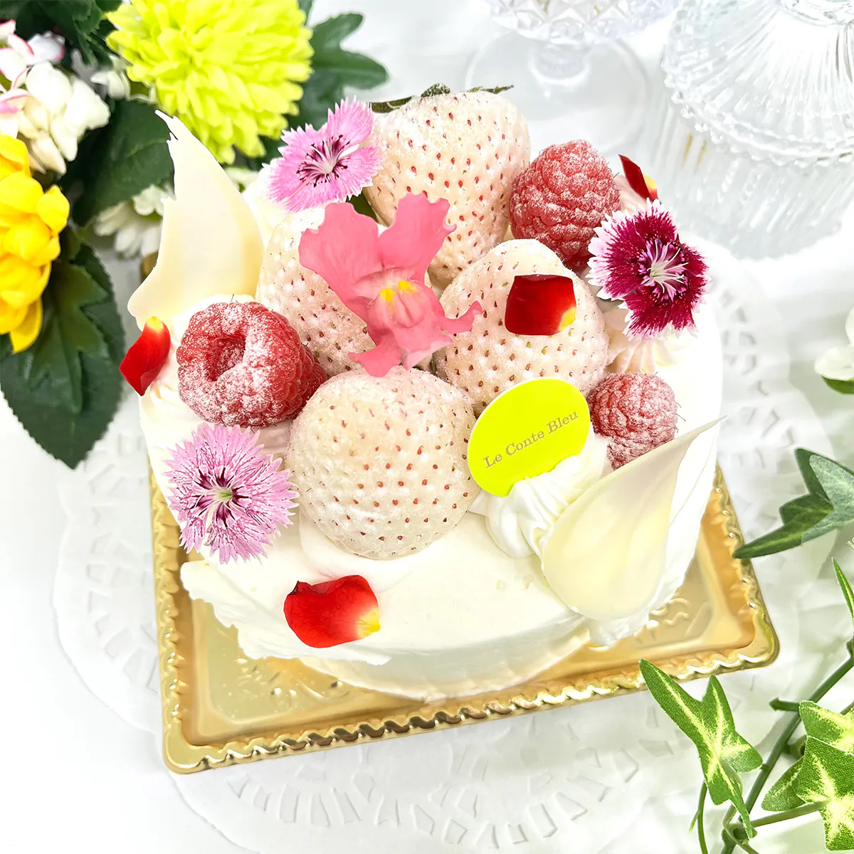 雪うさぎのスペシャル生クリームデコレーション（ホワイトデーイベントケーキ）